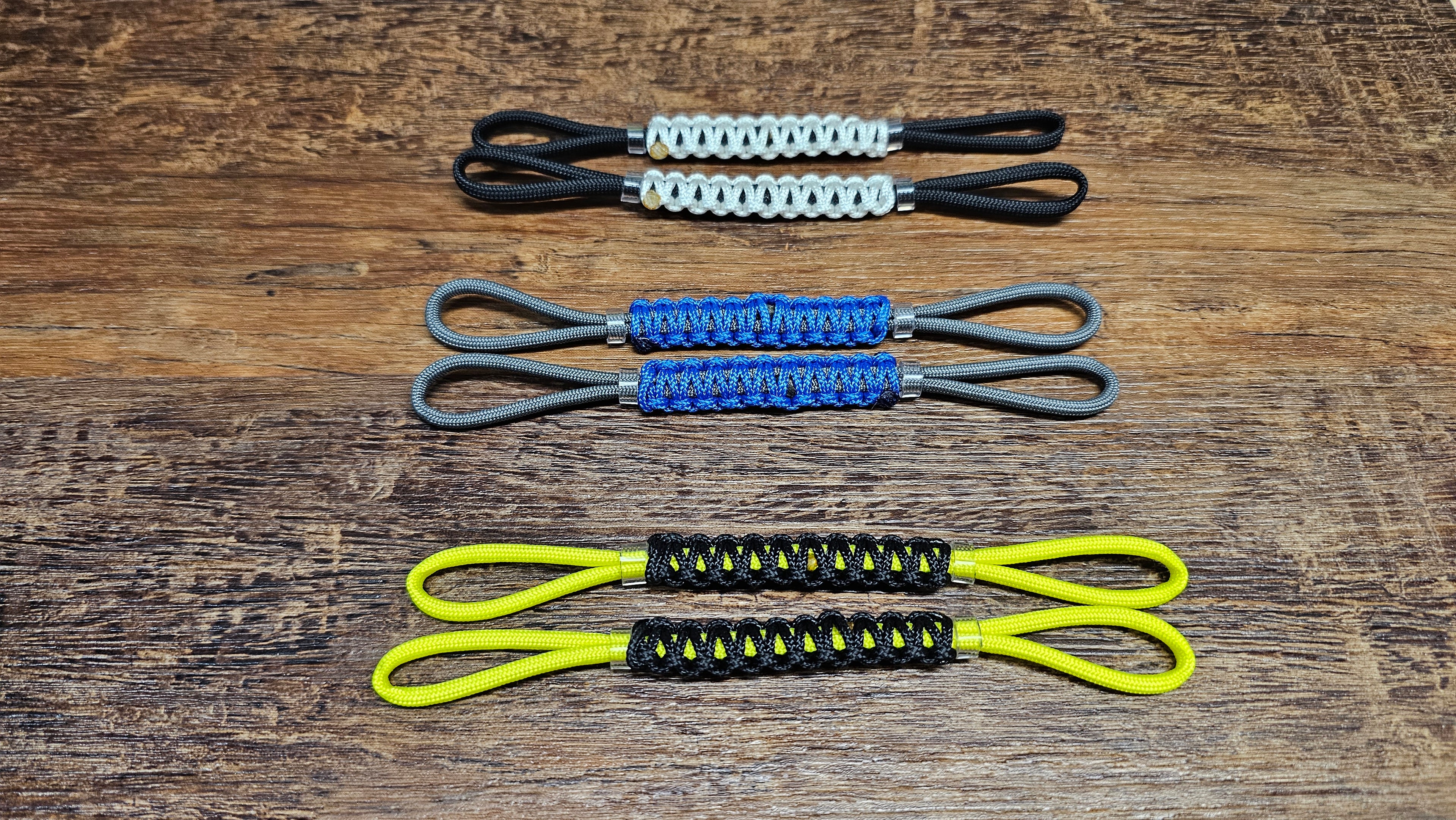 Custom Paracord Finger Sling – Traditional Loop Style